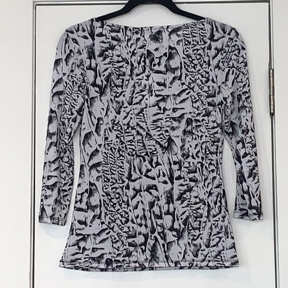 NWT Carmen Marc Valvo Printed 3/4 Sleeve Cut Out Top XS - Picture 5 of 7